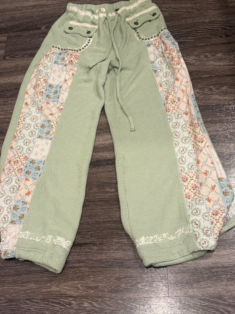 POL NWT Green patchwork pants with flowers size Large - Picture 4 of 6